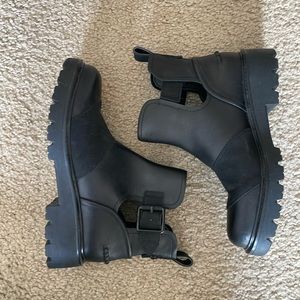 Women’s Ugg Leather boots